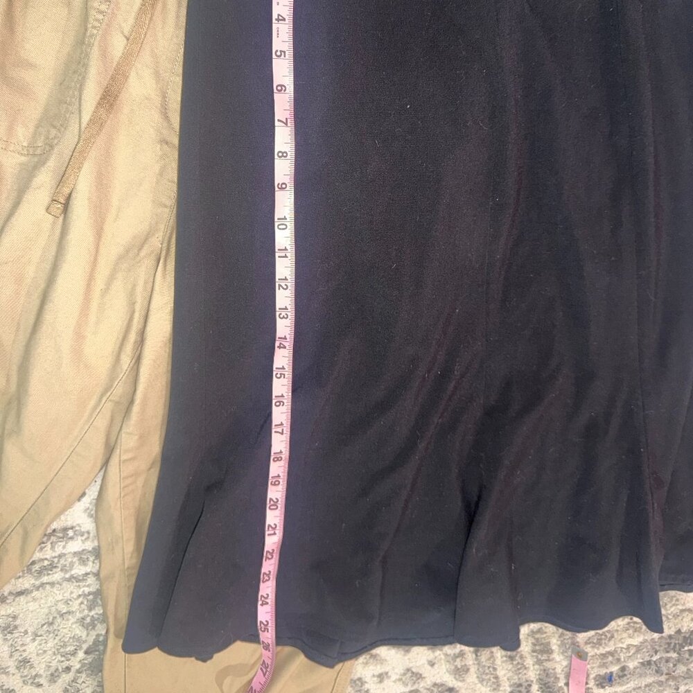 WOMEN BLACK KNEE LENGTH FLOWY SKIRT BRIGGS NEW YORK SIZE 10 - Picture 8 of 8